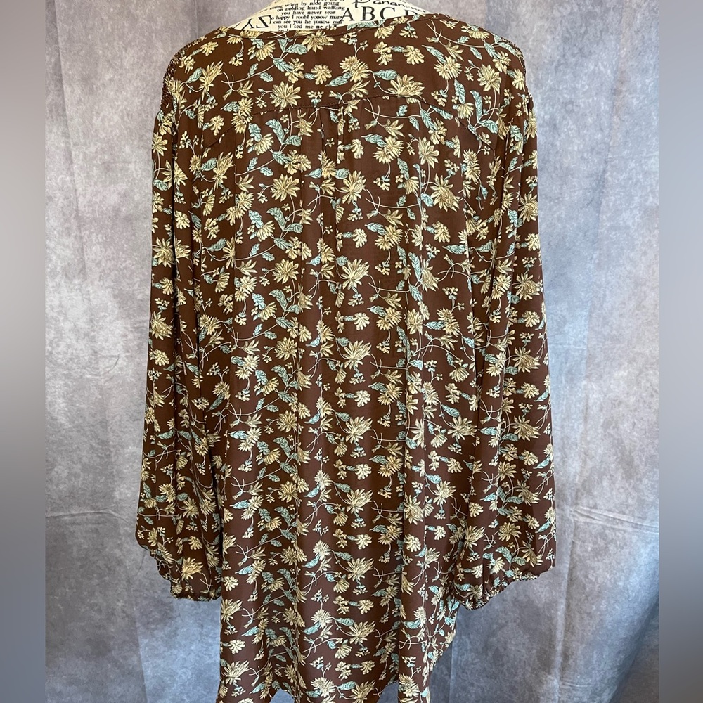 Monday Fun Stitch Fix Split Neck Floral Brown Women's Blouse - Picture 5 of 7